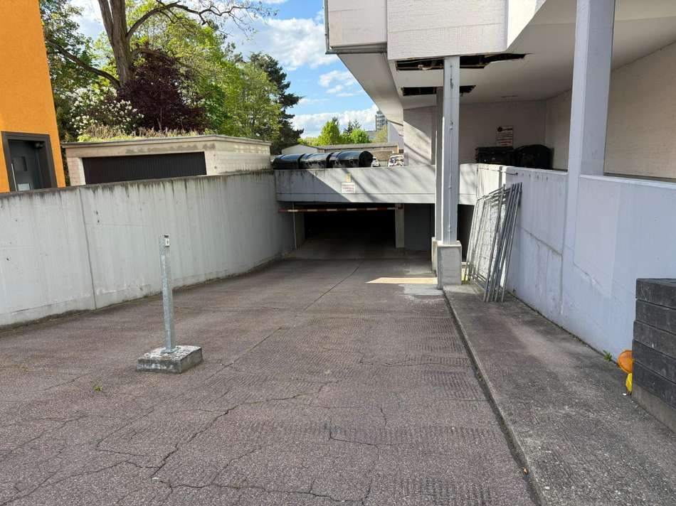 Tiefgarage (2)