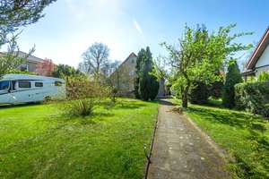 Viel Platz für Familie & Hobby: 110 m² EFH mit 1.089 m² Grundstück, 4 Zi, Garage in Kaulsdorf – Die vollständige Adresse der Immobilie erhältst du vom Anbieter., 12621 Kaulsdorf, Berlin – Vorschaubild 2