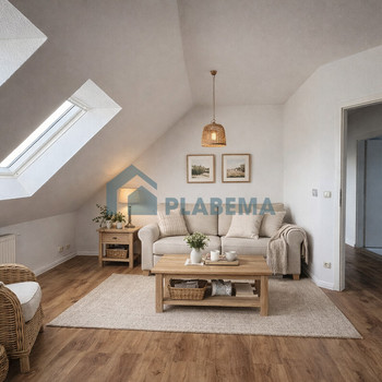 4-Zimmer-Altstadtwohnung mit Balkon und Einbauküche, Tageslichtbad mit Wanne und Dusche