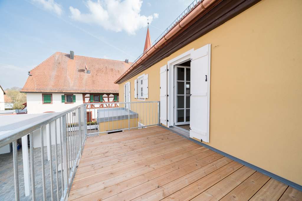 Immobilie in Aurachtal - Hochwertig kernsanierte 3-Zimmer-Wohnung  Balkon und historischem Charakter für Eigennutzer oder Inv - Bild 2