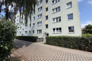 Attraktive, frisch renovierte - 3 Zimmerwohnung mit Balkon - in Magdeburg-Stadtfeld-West