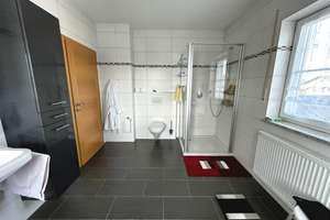 REDUZIERT: Junges Wohnhaus sucht neue Familie  – Die vollständige Adresse der Immobilie erhältst du vom Anbieter., 94439 Roßbach – Vorschaubild 17