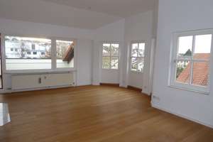 Helle und gepflegt 4 1/2 Zi.-DG-Whg., EBK, gr. Loggia, 1 TG-Stellpl. u. 1 PKW-Stellpl. , HM-Service – Die vollständige Adresse der Immobilie erhältst du vom Anbieter., 71691 Freiberg am Neckar – Vorschaubild 3