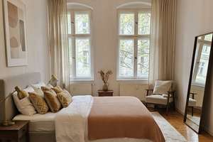 3 Zimmer im  ruhigen Kiez mit Balkon und Fahrstuhl