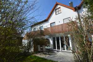 * Familien aufgepasst! * Geräumiges Reihenhaus 
153m² WFL, 6 Zimmern, 2 Bädern, Garage in guter Lag – Augsburg (Kreis) – Vorschaubild 1