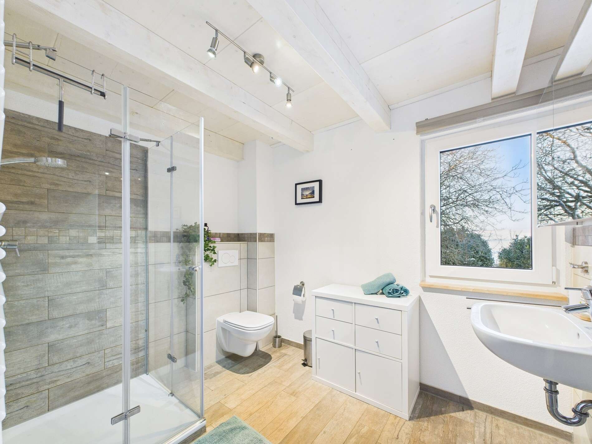 Immobilie in Grünkraut - Der Traum vom eigenen kleinen Hof - Einfamilienhaus mit ELW und sehr viel Platz in Grünkraut! - Bild 4