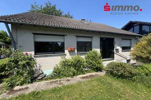 Freistehendes Einfamilienhaus mit Garage und großem Potenzial in ruhiger Lage von Lammersdorf