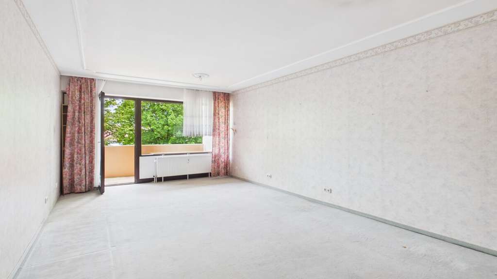Immobilie in Stadtbergen - 3-Zimmer-Wohnung mit Balkon, Tiefgarage und Entwicklungspotenzial in Stadtbergen - Bild 4