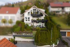 Gepflegtes Mehrfamilienhaus mit ca. 270 m², Garten, weitläufigem Ausblick und 3 Garagen – Die vollständige Adresse der Immobilie erhältst du vom Anbieter., 73630 Remshalden – Vorschaubild 2