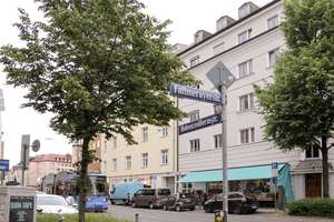 Kurfürstenplatz - Schöne 3-Zi.-Wohnung mit hohen Decken,  Wohnküche & Südbalkon