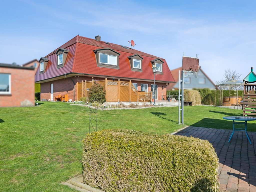 Immobilie in Auetal - Großzügiges Einfamilienhaus mit wunderschönem Garten in Auetal zwischen Rinteln und Hannover - Bild 0