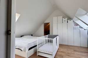 Lichtdurchflutete, neuwertige 4-Zimmer-Wohnung mit Balkon und EBK in Duisburg-Huckingen  – Mündelheimer Straße 25, 47259 Duisburg – Vorschaubild 14