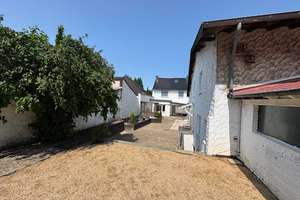Zwei Häuser auf einem Grundstück mit Hof und großem Garten - mit Ausbau- & Entwicklungspotenzial – Die vollständige Adresse der Immobilie erhältst du vom Anbieter., 52355 Gürzenich, Düren – Vorschaubild 68