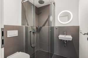 Property thumbnail 9