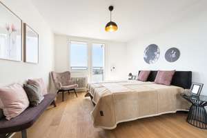 Einziehen und wohlfühlen: Gemütliche 4 ZKB Wohnung in einem super Zustand mit Balkon und TG Platz – Heckenrosenweg 11, 86156 Bärenkeller, Augsburg – Vorschaubild 2