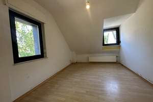 Einfamilien-/ Mehrgenerationenhaus in ruhiger von Mönchengladbach-Odenkirchen – Die vollständige Adresse der Immobilie erhältst du vom Anbieter., 41199 Odenkirchen-Mitte, Mönchengladbach – Vorschaubild 41