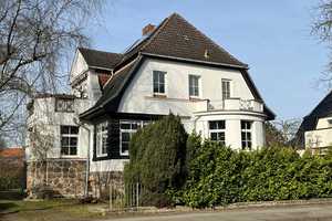 Zeitloses Wohnjuwel! Charmante freistehende Villa in 19053 Schwerin – Schwerin – Vorschaubild 1