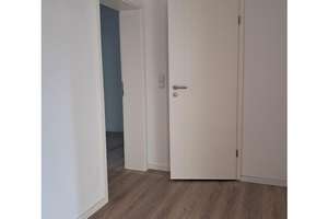 * Helle und freundliche Single Wohnung *  Stellplatz * Balkon * EBK * – Zeißstraße 73, 9131 Hilbersdorf, Chemnitz – Vorschaubild 7
