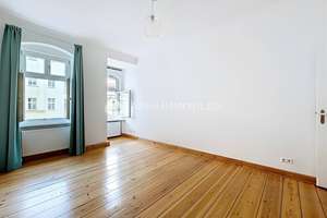 Sonnige, attraktive 2-Zimmer-Altbau-Wohnung in Siemensstadt.