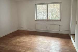 großzügige 4-Zi. Whg. inkl. Garten, Einbauküche / WG geeignet – Argelsriederstraße 60, 81475 Fürstenried-West, München – Vorschaubild 2