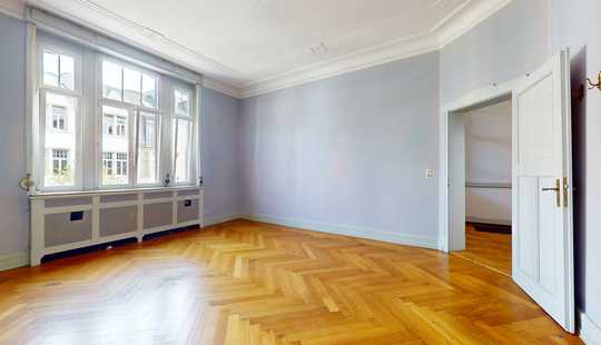 Bild von Stilaltbau mit Gewerbeeinheit nahe Holzhausenviertel
