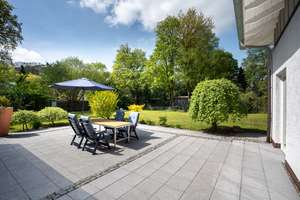 Eine großzügige Villa in erstklassiger Wohnlage. – Die vollständige Adresse der Immobilie erhältst du vom Anbieter., 22359 Volksdorf, Hamburg – Vorschaubild 4