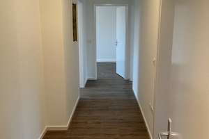 Umzug gefällig? - Großzügige 3-Zimmer-Wohnung in guter Lage – Ulrich-Schwarz-Str. 4, 86157 Pfersee-Nord, Augsburg – Vorschaubild 3