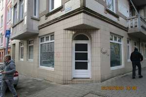 Frei 2 Zimmer Erdgeschoßwohnung vielseitig Nutzbar (Wohnung, 2 WG Zimmer, Handwerker, Büro, Gewerbe)