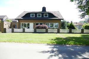 Einmalige Gelegenheit: Top gepflegtes Einfamilienhaus mit schönem Garten Wohnen am Stadtwald