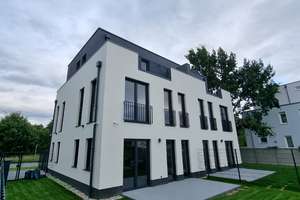 Moderne Doppelhaushälfte im schönen Altglienicke! **Garten / 3 Terrassen / möbliert** – Ewaldstr. 106D, 12524 Altglienicke, Berlin – Vorschaubild 1