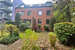 Potential pur: 2 Zimmer mit Balkon und Stellplatz