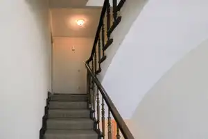 Charmante Einzimmerwohnung in Gründerzeitaltbau im Herzen von Berlin-Schöneberg – Berlin – Vorschaubild 2