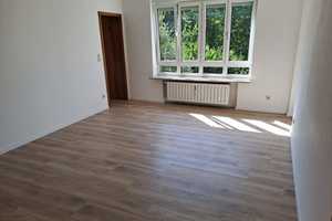 Renovierte und ruhige 2-Raum-Wohnung mit Einbauküche in München Perlach – Gustav-Heinemann-Ring 24, 81739 München – Vorschaubild 1