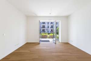 Kleinod | 2-Zi Gartenwohnung in Süd-Ost-Ausrichtung | EBK | Blick auf Parkfläche – Friedenauer Höhe 21, 12159 Friedenau, Berlin – Vorschaubild 6