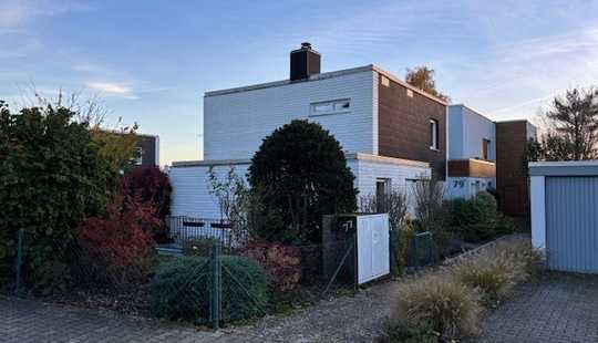 Bild von Familienidylle im begehrten Dreieichenhain  Charmante Doppelhaushälfte im Bauhausstil