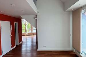 Reserviert! Traumhafte  5-R.-Maisonette mit Dachterrasse & 2 TG-Stellplätzen