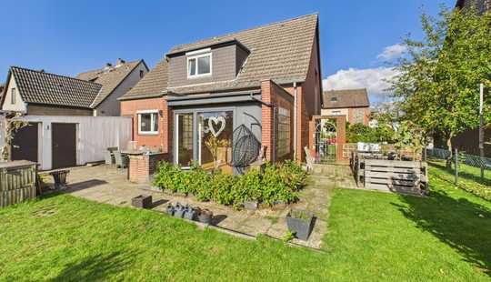 Bild von Charmantes Einfamilienhaus mit Wintergarten und großem Garten