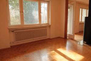 7-Zimmer Einfamilienhaus mit Garage in Neusäß – Die vollständige Adresse der Immobilie erhältst du vom Anbieter., 86356 Neusäß – Vorschaubild 2