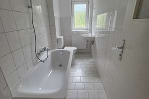 Sanierte 3-Raumwohnung in ruhiger Lage im Dichterviertel – Schillerstraße 21, 6749 Bitterfeld-Wolfen – Vorschaubild 2