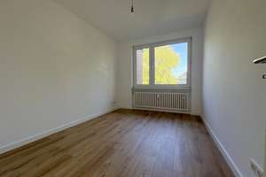 Moderne 6-Zimmer-Maisonette auf 2 Ebenen mit 3 Balkonen & großzügigem Grundriss – 40547 Niederkassel, Düsseldorf – Vorschaubild 13