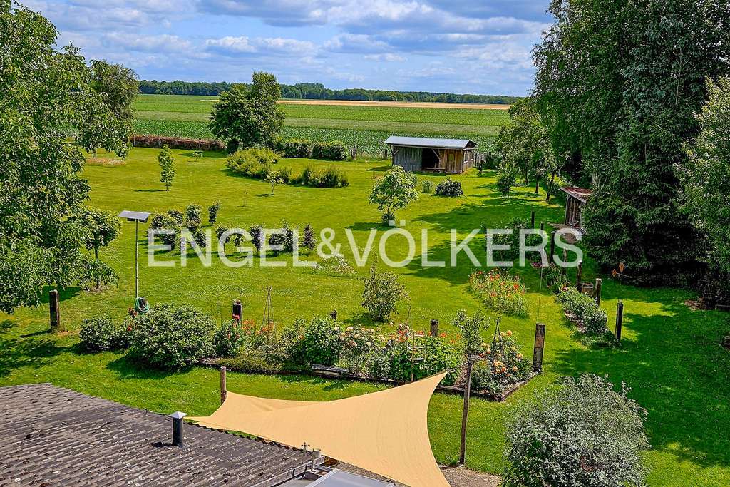 Immobilie in Breddorf - Historischer Charme trifft modernen Wohnkomfort – Repräsentatives Zweifamilienhaus mit Einliegerw... - Bild 1