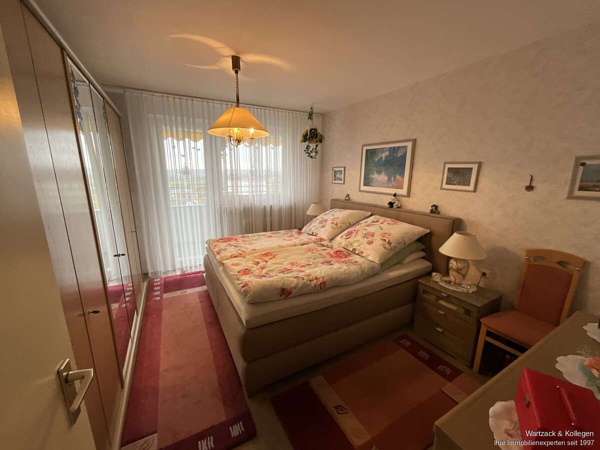 Immobilie in Schwabach - Vermietete 3-Zimmer-Wohnung 
mit Balkon und Garage 
inkl. Traumblick auf Schwabach - Bild 5