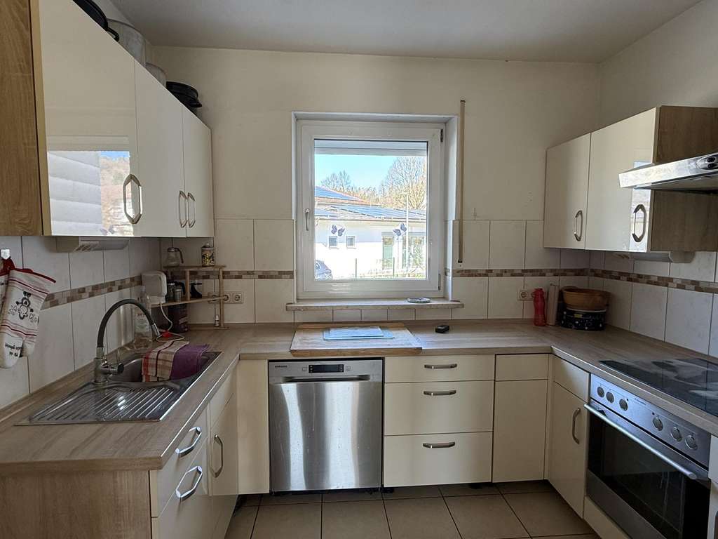 Immobilie in Haiming - Solides Reihenmittelhaus mit Garage und Garten in Stammham - Bild 4