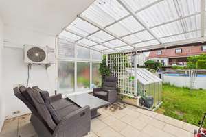 Familienfreundliches Reihenmittelhaus mit Garten, Balkon und Potenzial in Haunstetten – Die vollständige Adresse der Immobilie erhältst du vom Anbieter., 86179 Haunstetten-West, Augsburg – Vorschaubild 9
