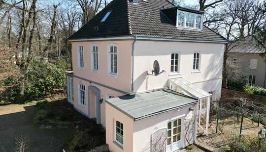 Bild von Gelegenheit in Oberneuland: Exklusives Grundstück mit stilvoller Villa inklusive