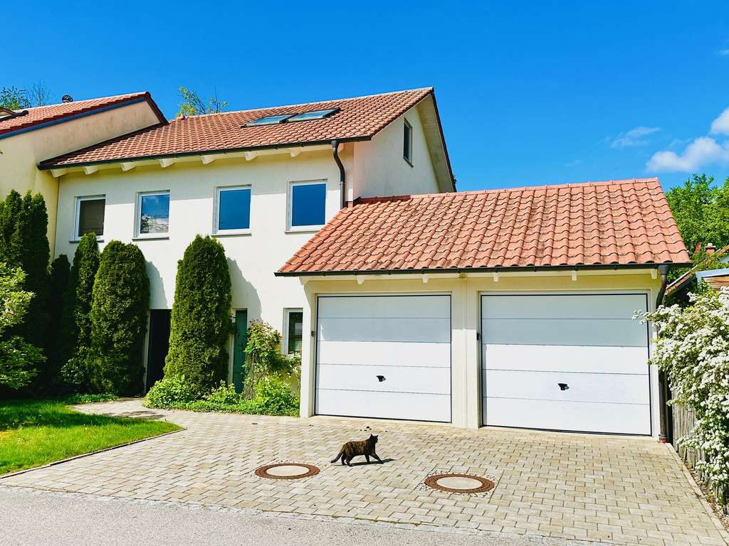 Immobilie in Utting am Ammersee - Frisch renovierter Wohn-Traum am Ammersee Westufer  - sofort einziehen und wohlfühlen! - Bild 0