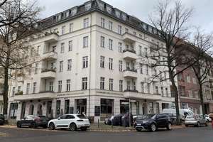 Zwei Zimmer Dachgeschosswohnung Seitenstraße Ku´Damm