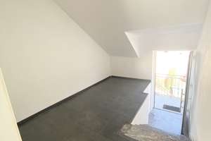 Neuwertige 3-Zi-Dachgeschosswohnung mit Balkon und Einbauküche in Ingolstadt – Schergweg 24, 85051 Süd, Ingolstadt – Vorschaubild 3