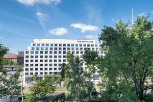 Ruhige 2-Zimmer-Wohnung mit Blick ins Grüne in zentraler Lage – Die vollständige Adresse der Immobilie erhältst du vom Anbieter., 10179 Mitte (Ortsteil), Berlin – Vorschaubild 1