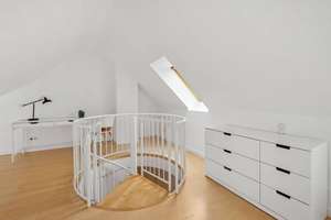Helle 2,5-Zimmer-Galeriewohnung, möbliert, Südbalkon (Vermietung auf Zeit, all inclusive) – Axel-von-Ambesser-str. 9, 81371 Sendlinger Feld, München – Vorschaubild 15